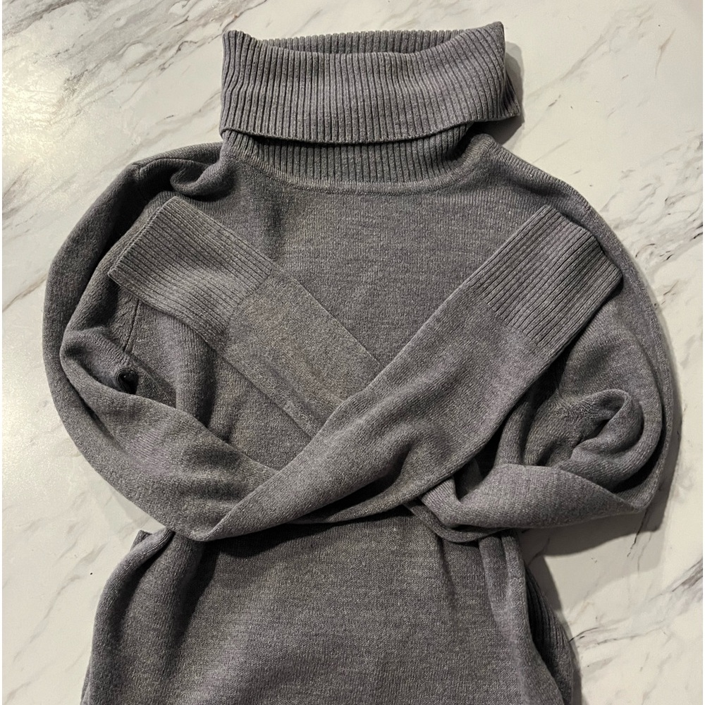 Grey Gap Turtleneck Sweater